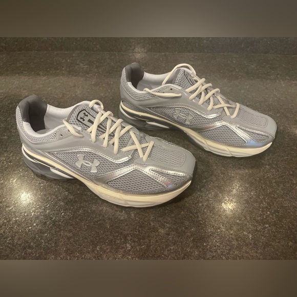 Under Armour HOVR Apparition grey/silver sz 9.5 Men’s - Picture 1 of 5